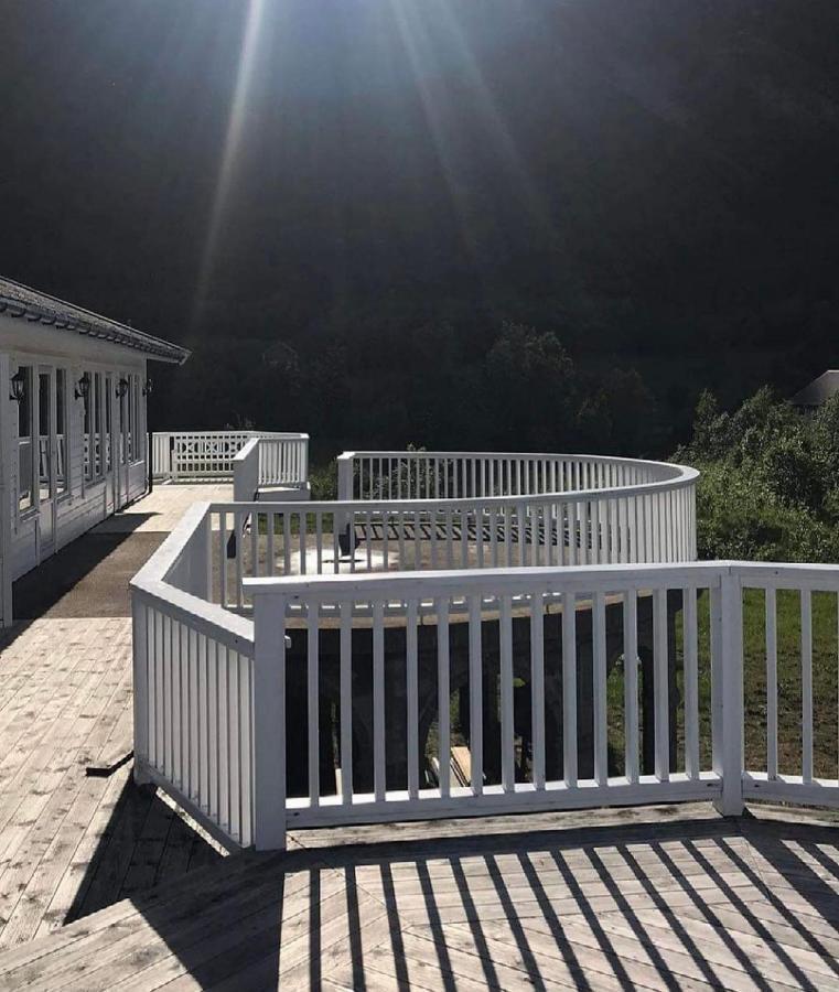 Aparthotel Senja Living Stonglandseidet Exteriér fotografie